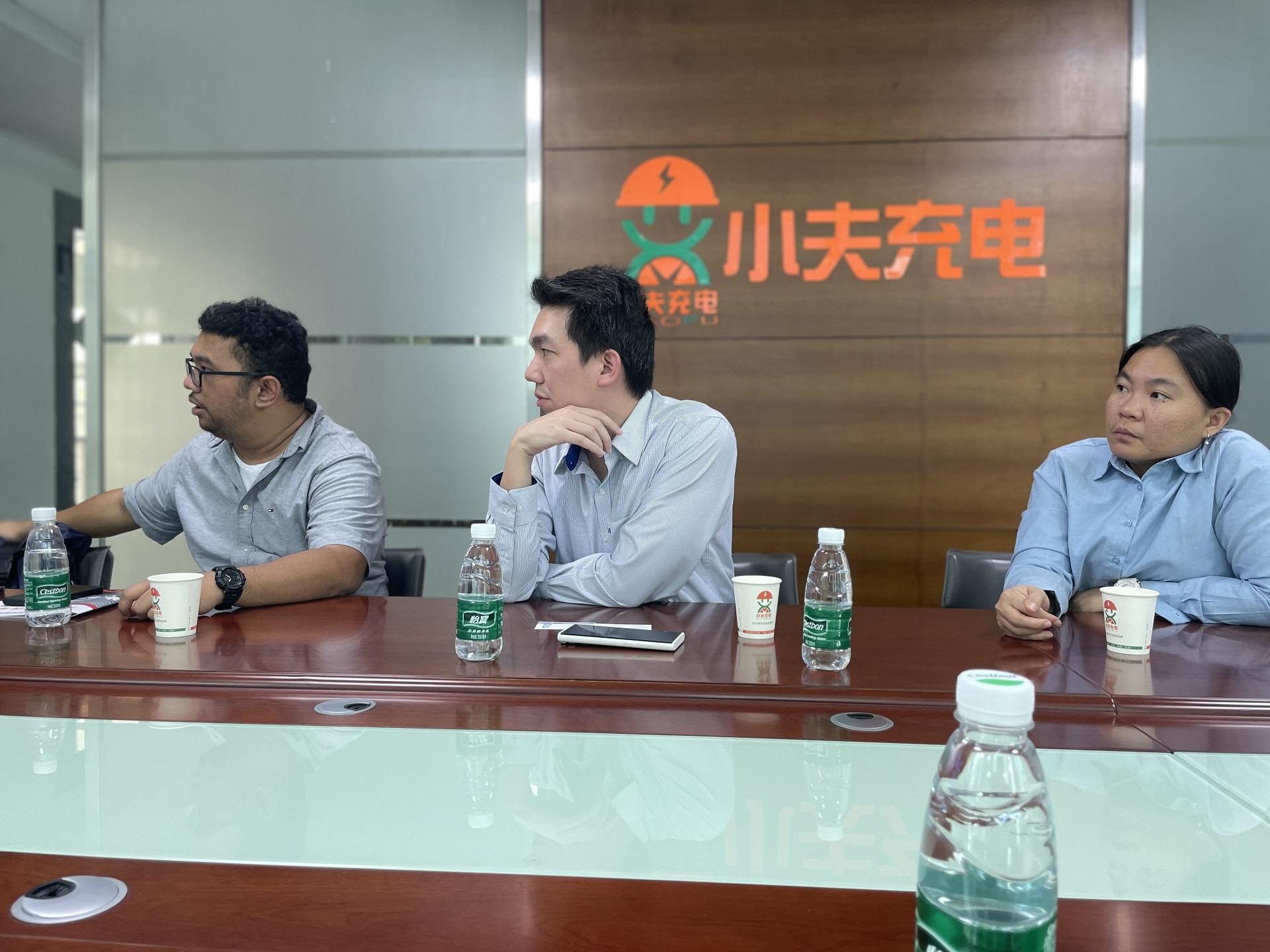 印度尼西亚客户到访小夫充电举行座谈会